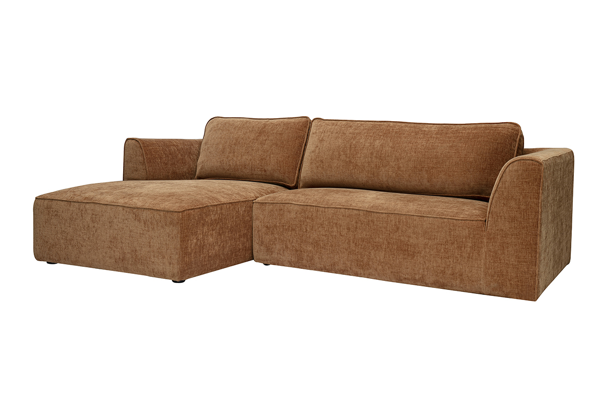 Canap� d'angle gauche en tissu velours textur� terre br�l�e, 3 places, vue de 3/4.
