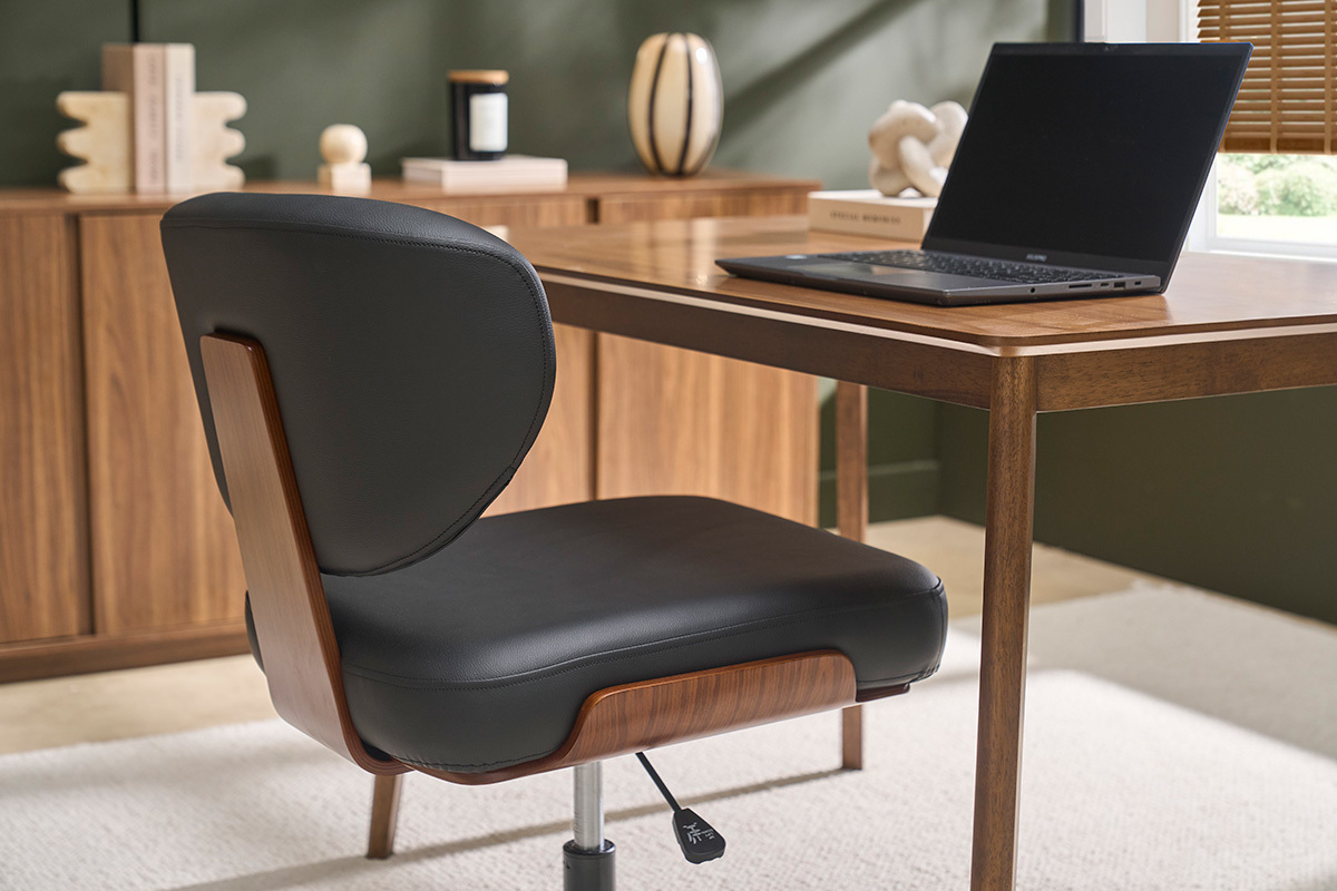 Chaise de bureau noire et bois fonc� noyer HANZ