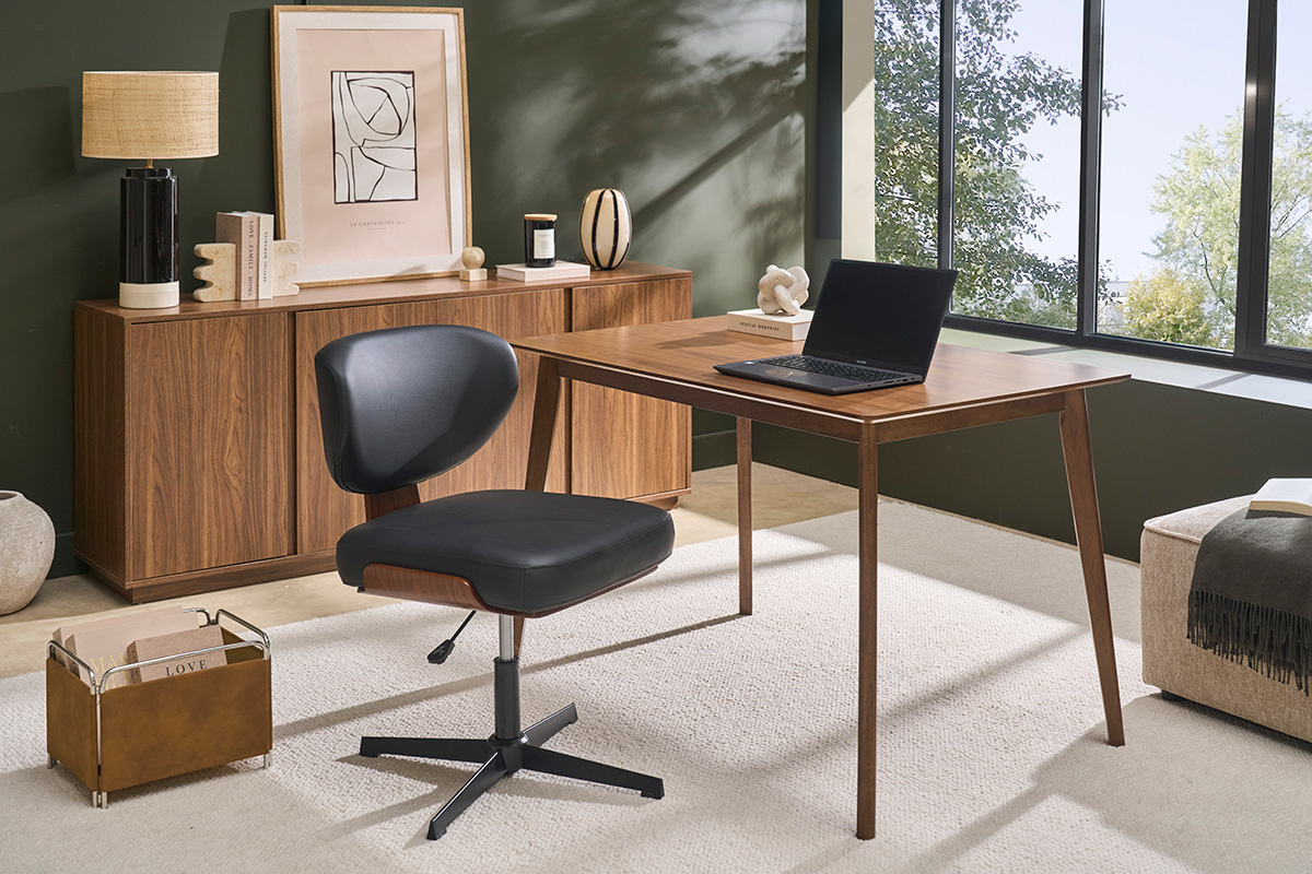 Chaise de bureau noire et bois fonc� noyer HANZ