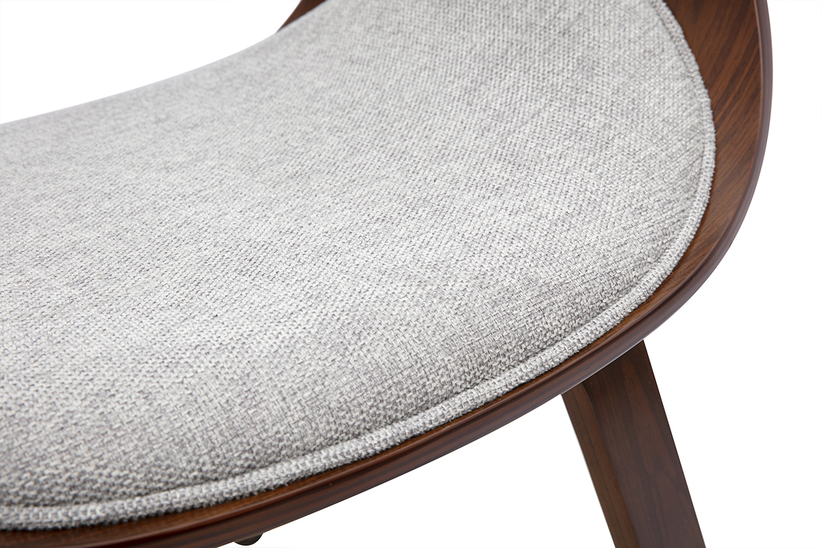 D�tail de la chaise design BENT avec assise en tissu gris et pi�tement en bois fonc�.