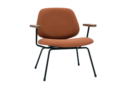 Fauteuil design en tissu effet laine boucl&eacute;e terre br&ucirc;l&eacute;e, m&eacute;tal noir et bois fonc&eacute; BARNET