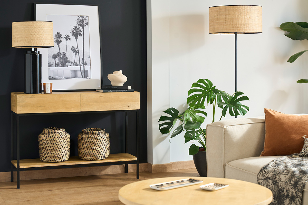 Lampe � poser en c�ramique �maill�e noire et abat-jour en raphia naturel H64 cm MAJES
