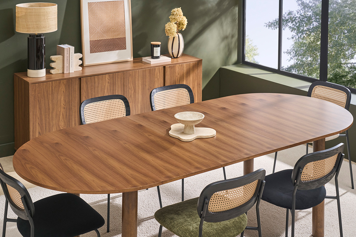 Table � manger extensible ovale avec rallonges int�gr�es en bois fonc� noyer L180-230 cm CLAUDIE