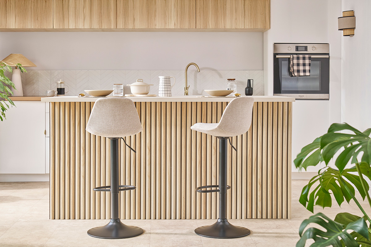 Tabourets de bar design en tissu effet velours textur� beige (lot de 2) STEEVY
